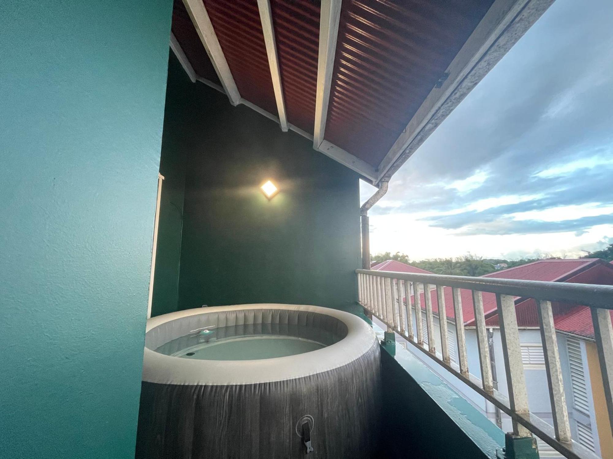 Appart Spa 20 Min Port Croisiere Et Aeroport Sainte-Rose Zewnętrze zdjęcie